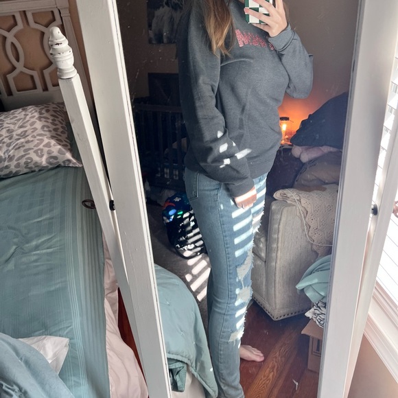 Sweat shirt - Picture 2 of 4